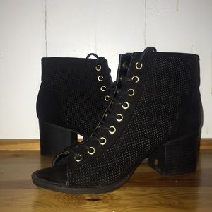 heeled ankle boots